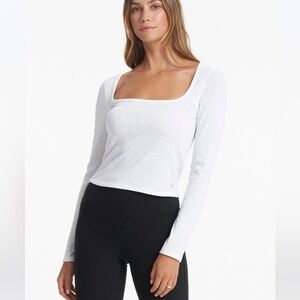 Vuori white LONG-SLEEVE SUNRISE SQUARE NECK